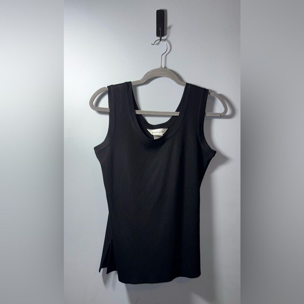 Misook Women's Solid Black Scoop Neck Sleeveless … - image 1